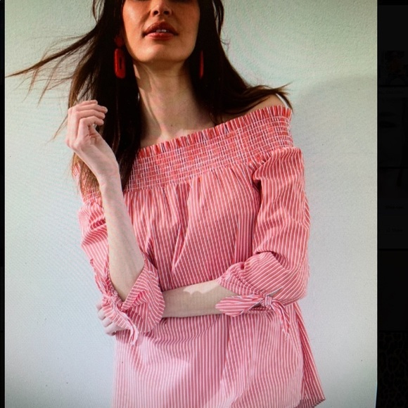 Chico's Tops - CHICOS POPLIN OFF THE SHOULDER STRIPE TOP CHICOS 1 WILL FIT MISSES SIZE 8. NWT!